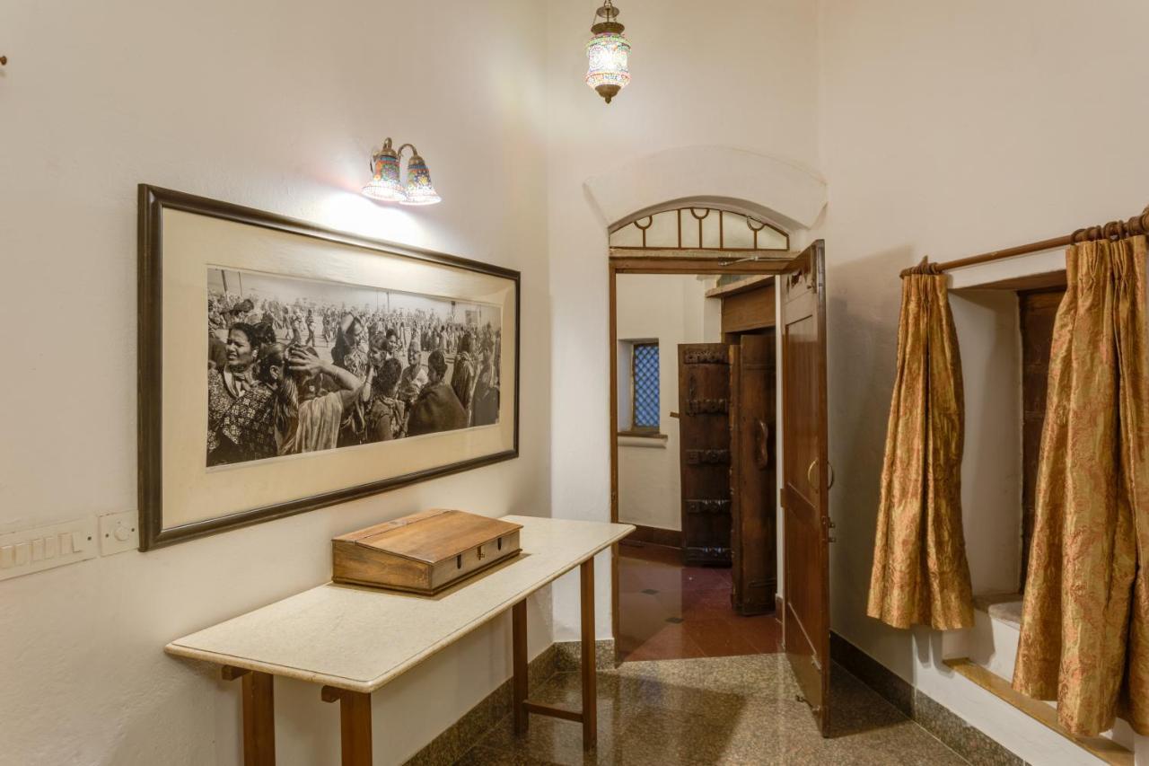 Hostie Chinar Haveli - Heritage Home With Pool, Gurgaon Eksteriør bilde