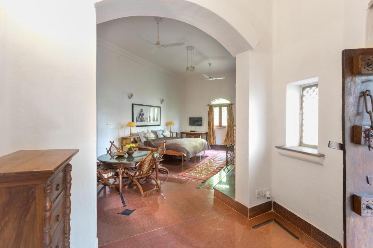 Hostie Chinar Haveli - Heritage Home With Pool, Gurgaon Eksteriør bilde