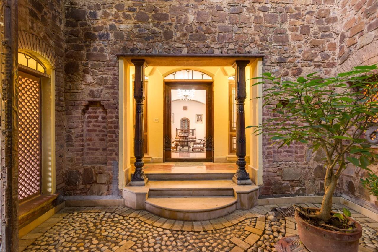 Hostie Chinar Haveli - Heritage Home With Pool, Gurgaon Eksteriør bilde