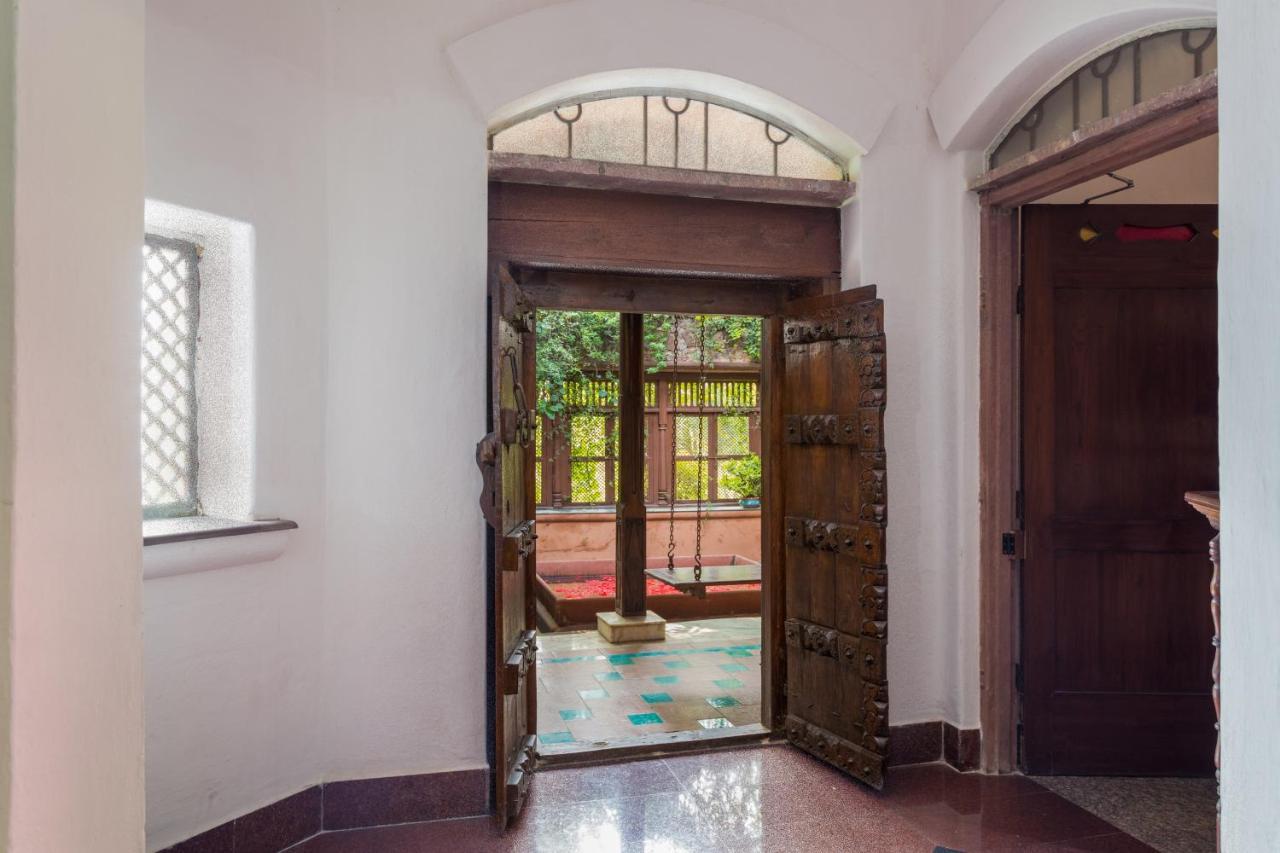 Hostie Chinar Haveli - Heritage Home With Pool, Gurgaon Eksteriør bilde