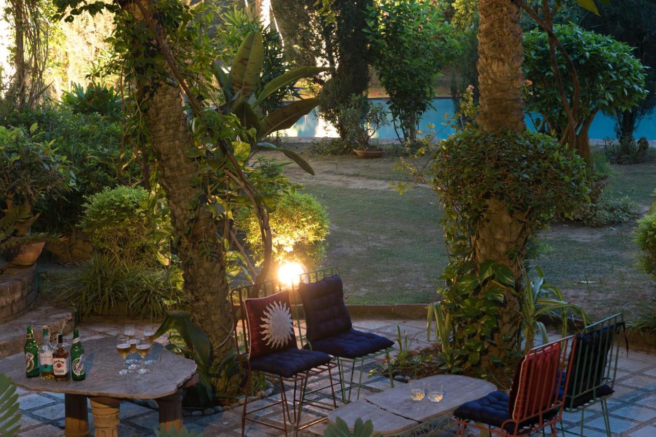 Hostie Chinar Haveli - Heritage Home With Pool, Gurgaon Eksteriør bilde